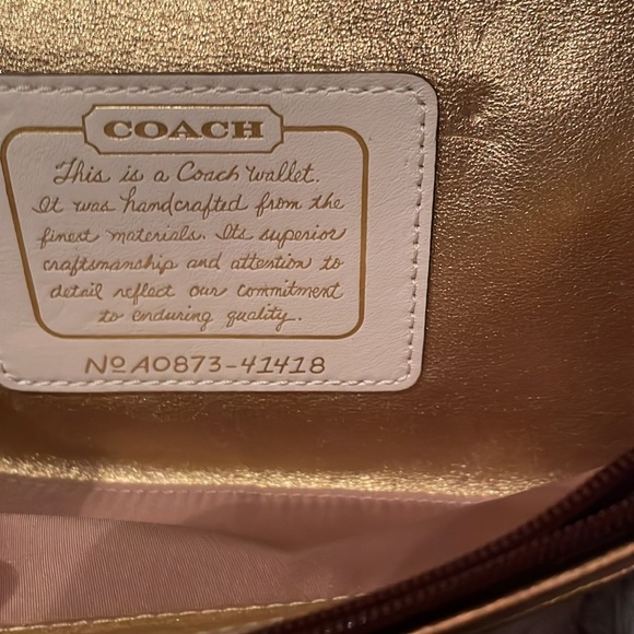 @@RARE FIND!!@@~Vintage 2008.Coach signature stripe floral appliqué wallet - Picture 8 of 11